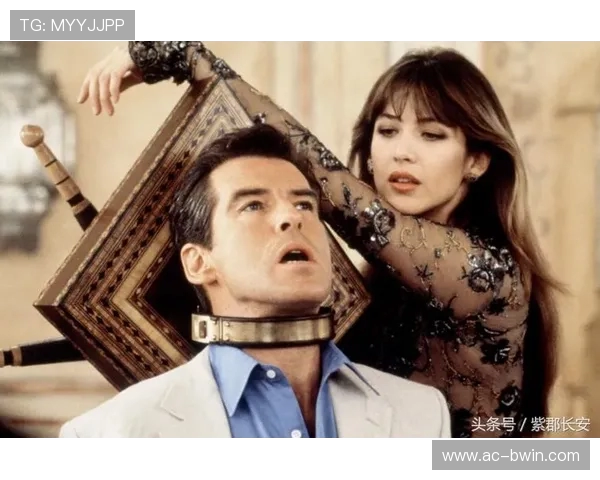 《007经典抽取特效再现，重温间谍电影中的惊心动魄与智勇较量》